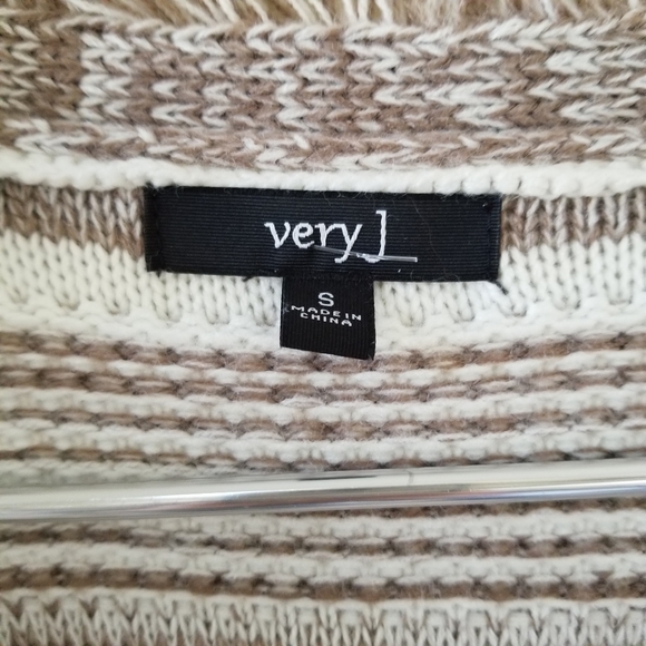 VERY J Boho Stripe Fringe Cardigan Sweater Size Small - Picture 7 of 8